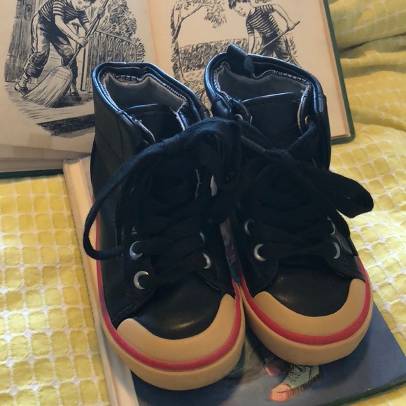 SOLD Old Navy High Top Sneakers Toddler 7 - Picture 2 of 6